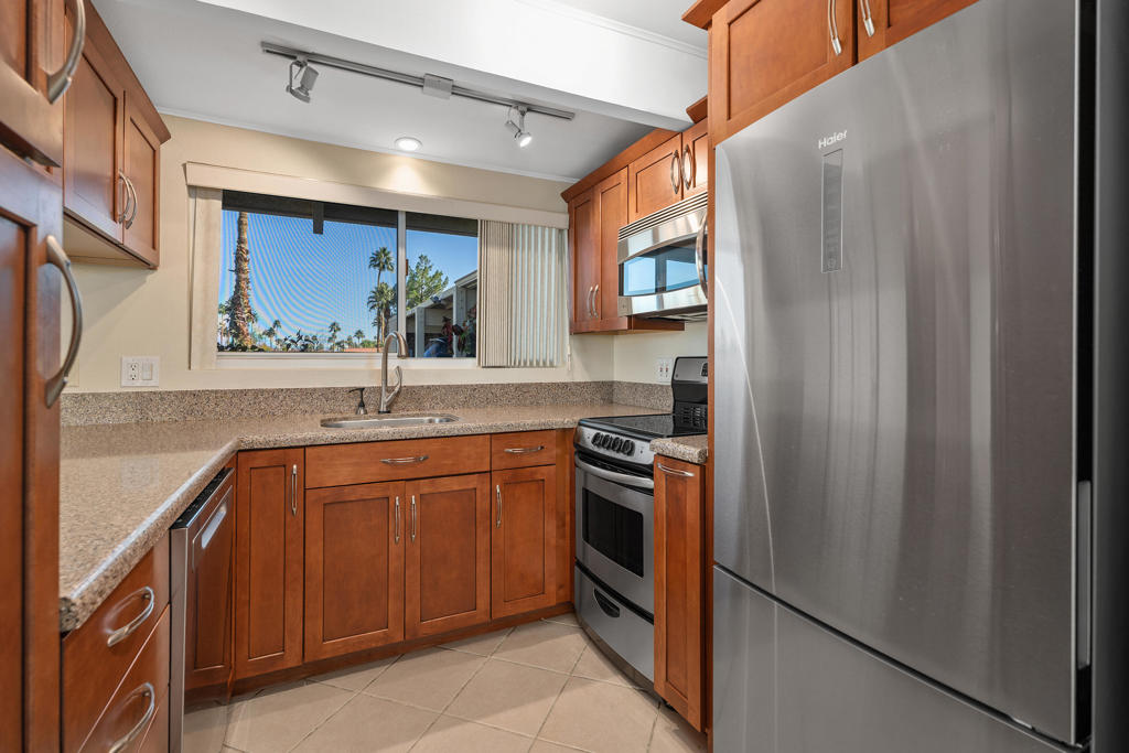 Sand & Shadows - Residential