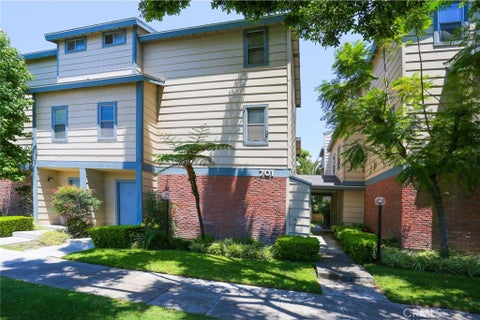Photo of 701 E Harvard Street #5, Glendale, CA 91205 (MLS # GD26234298)