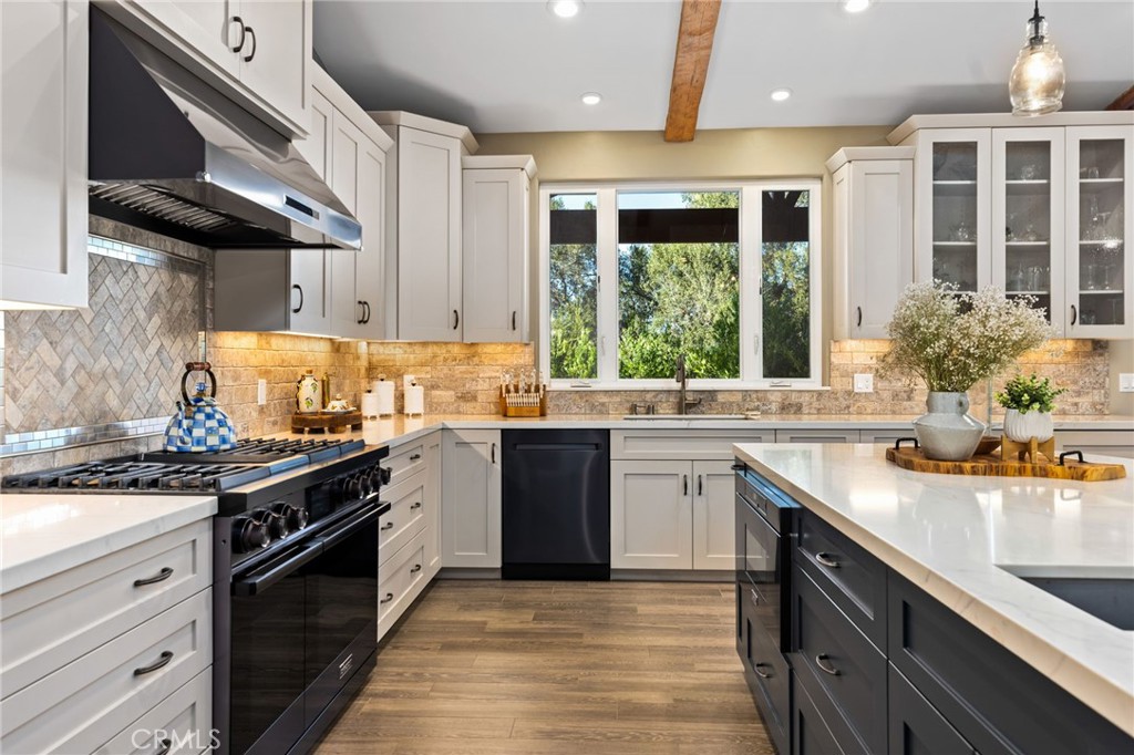 4007 Ladera Vista Road