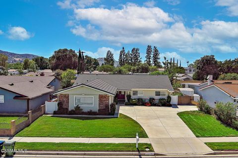 Photo of 2217 Rockdale Avenue, Simi Valley, CA 93063 (MLS # 226001915)