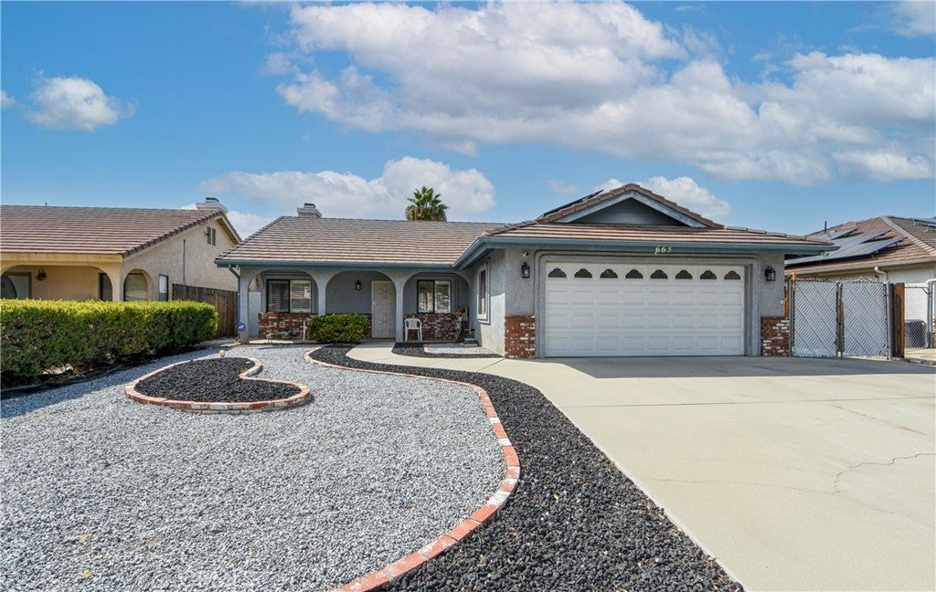 665 Deardorff Dr