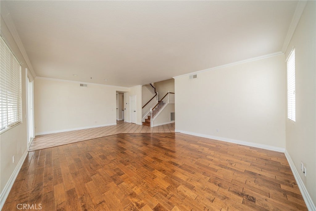 24320 Calle Estancia