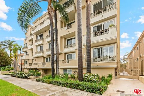 Photo of 1337 Wellesley Avenue #401, Los Angeles, CA 90025 (MLS # 25606399) Photo of 1337 Wellesley Avenue #401, Los Angeles, CA 90025 (MLS # 25606399)