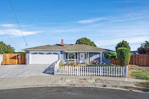 Photo of 507 Longwood Court, Hayward, CA 94541 (MLS # ML82026465) Photo of 507 Longwood Court, Hayward, CA 94541 (MLS # ML82026465)