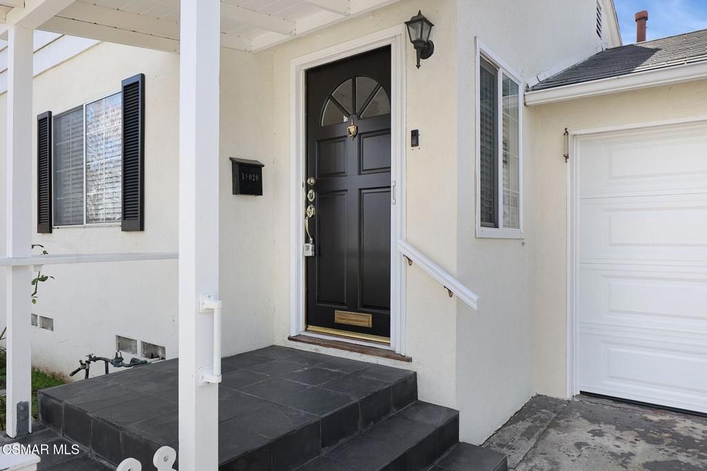 Photo of 18020 Collins Street, Encino, CA 91316 (MLS # 225005853)