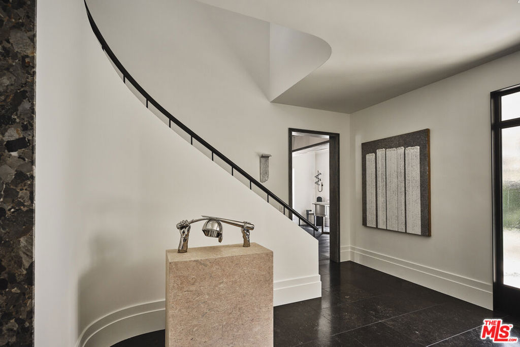 12921 MARLBORO Street