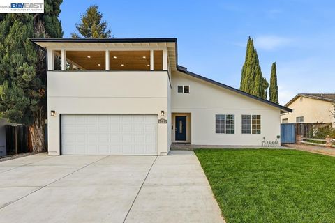 Photo of 769 769 Covina Way Way, Fremont, CA 94539 (MLS # 41126213)