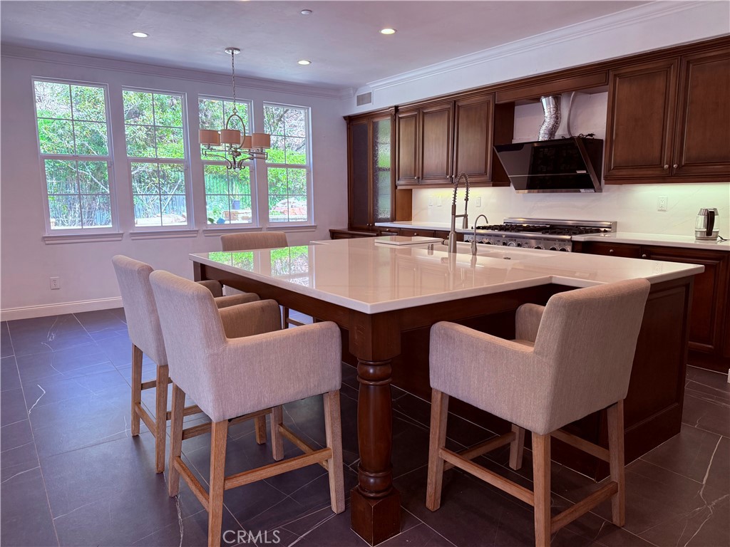 12 Basilica Pl