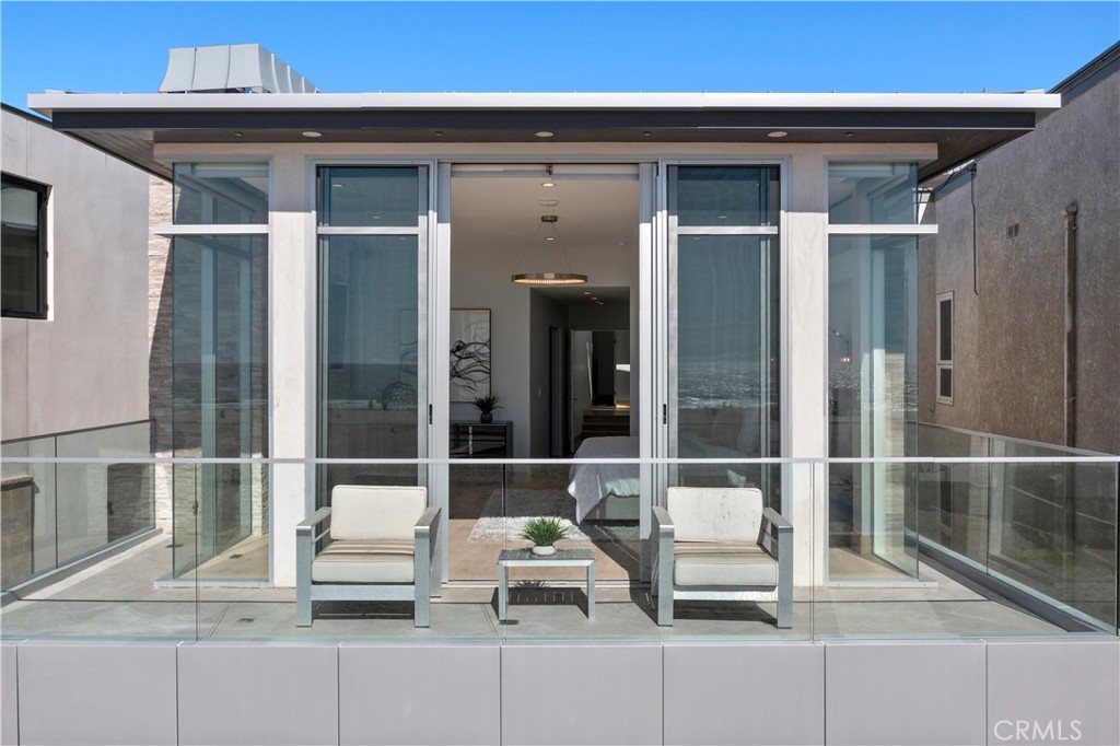 Properties 3 212 The Strand