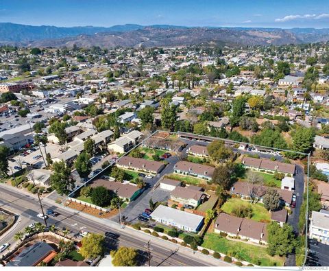 302 E Fallbrook St Fallbrook CA 92028
