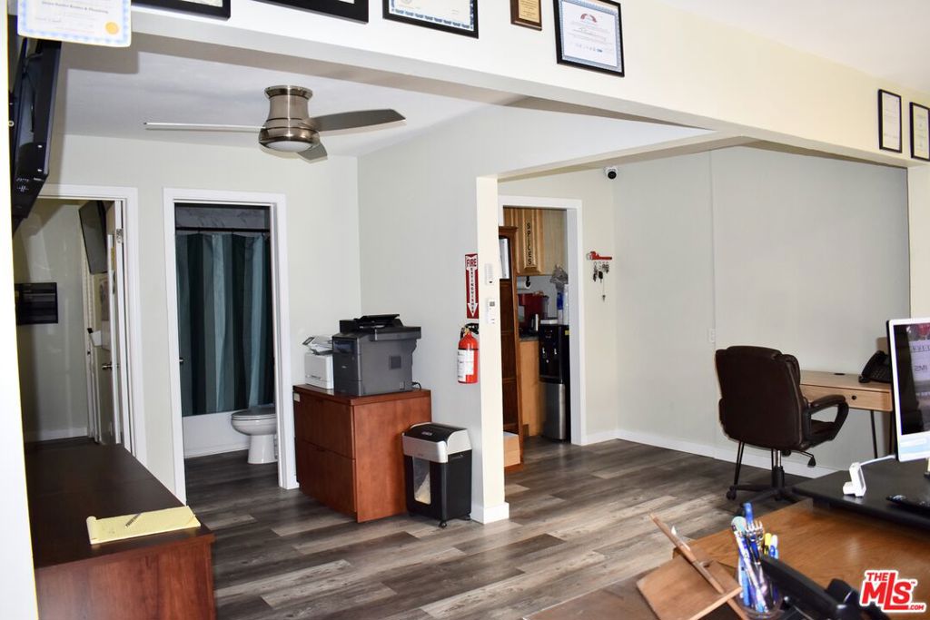 9373 9375 Fern Street