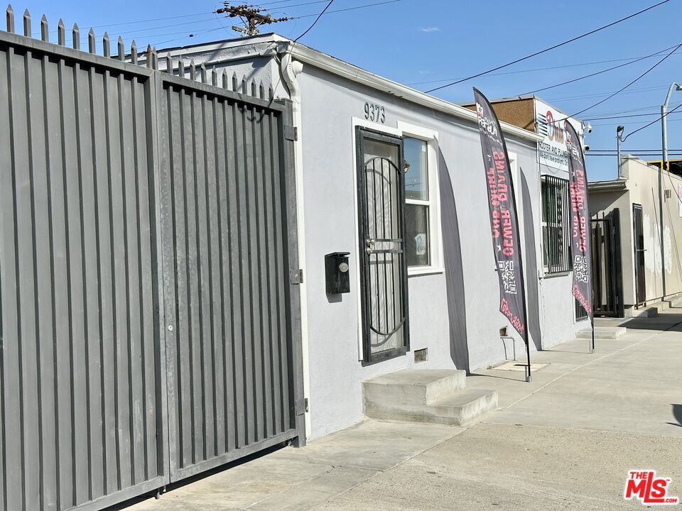 9373 9375 Fern Street