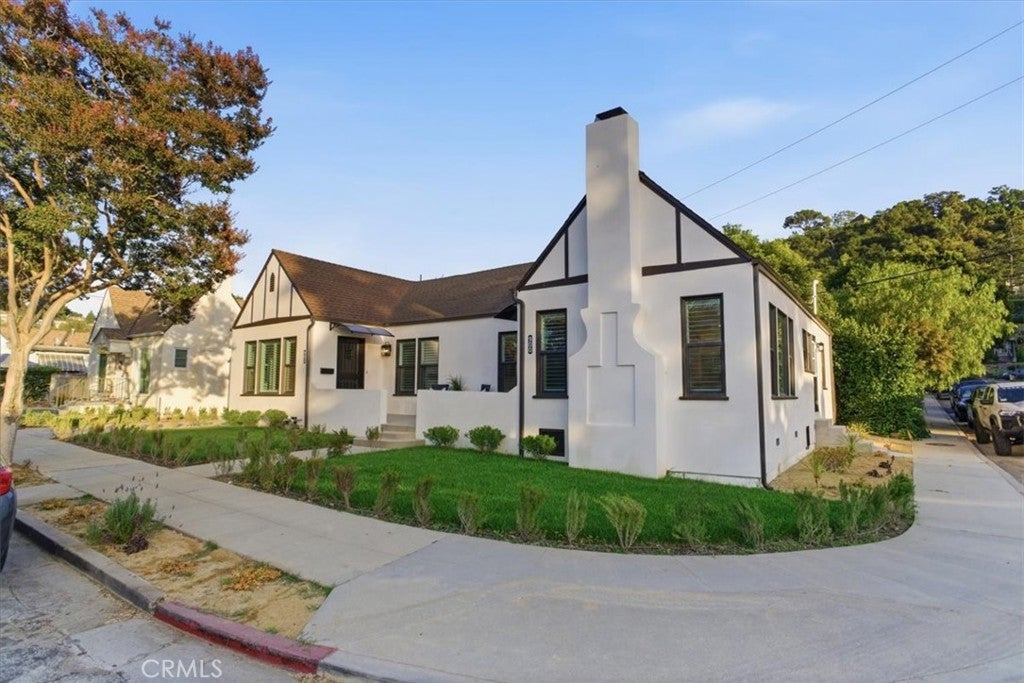 900 Brier Lane, Glendale CA 91205