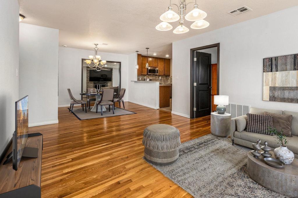 557 Oaklawn Ave