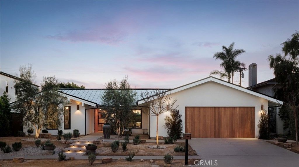 Photo of 2437 Windward Ln, Newport Beach, CA 92660 (MLS # OC26012319)