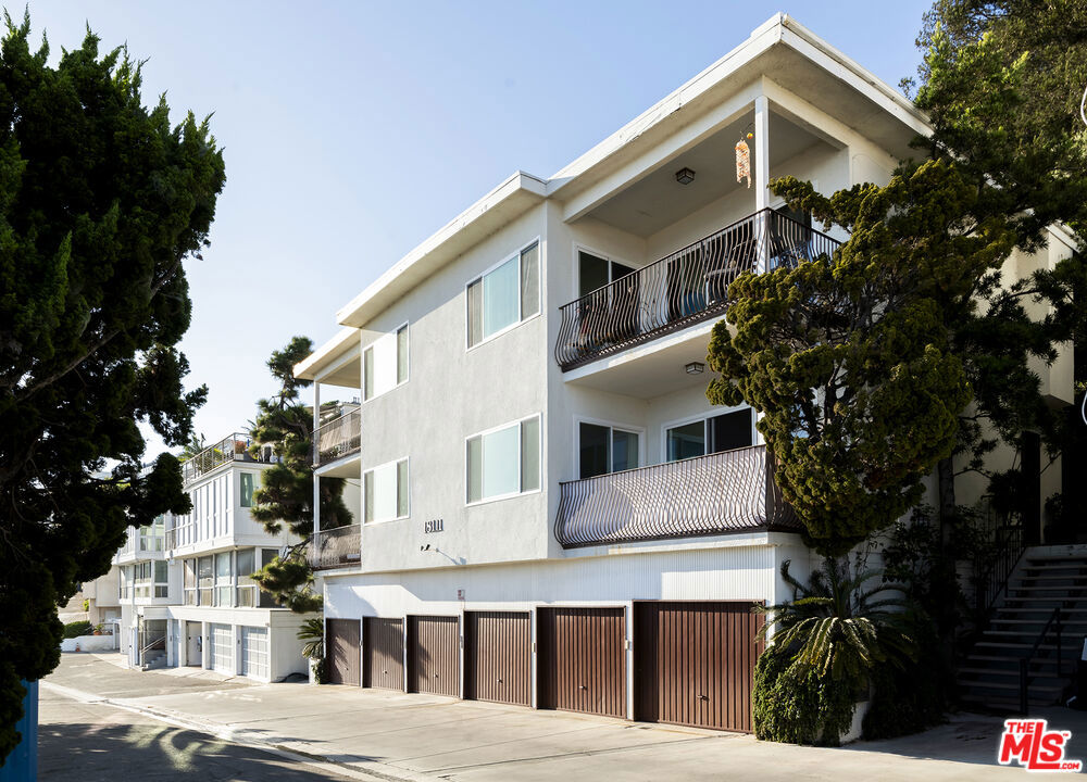 18111 Coastline Drive 1
