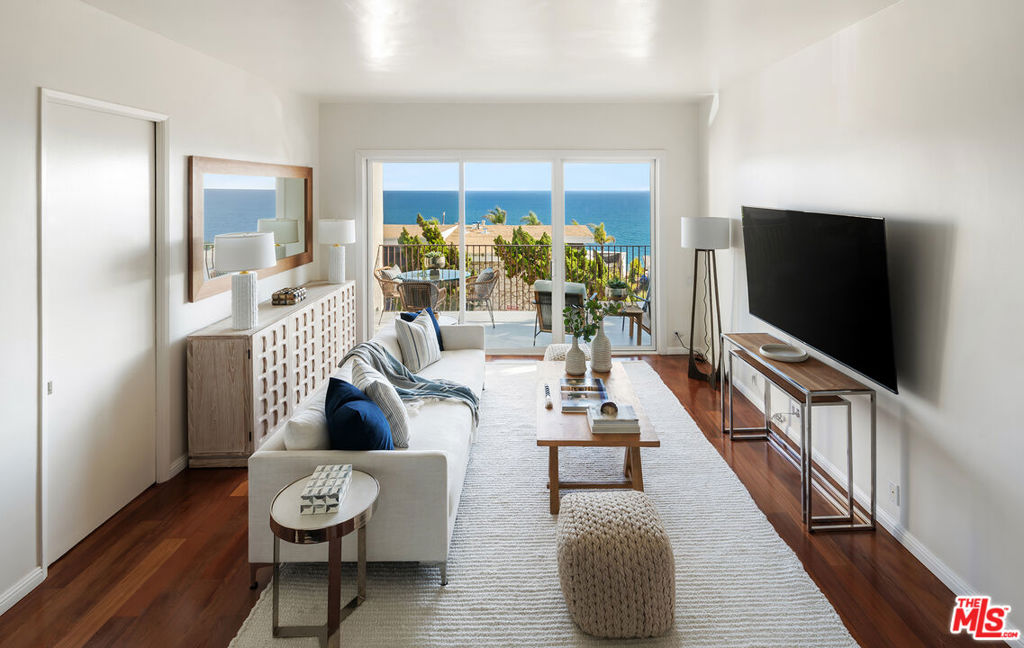 18111 Coastline Drive 1