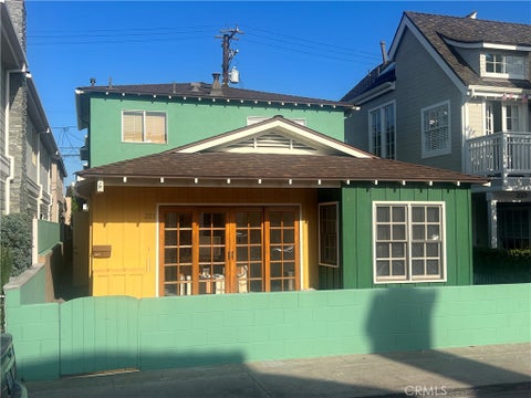 Photo of 221 Diamond AVE, Newport Beach, CA 92662 (MLS # NP26158847)
