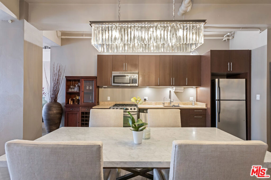 849 S Broadway 802