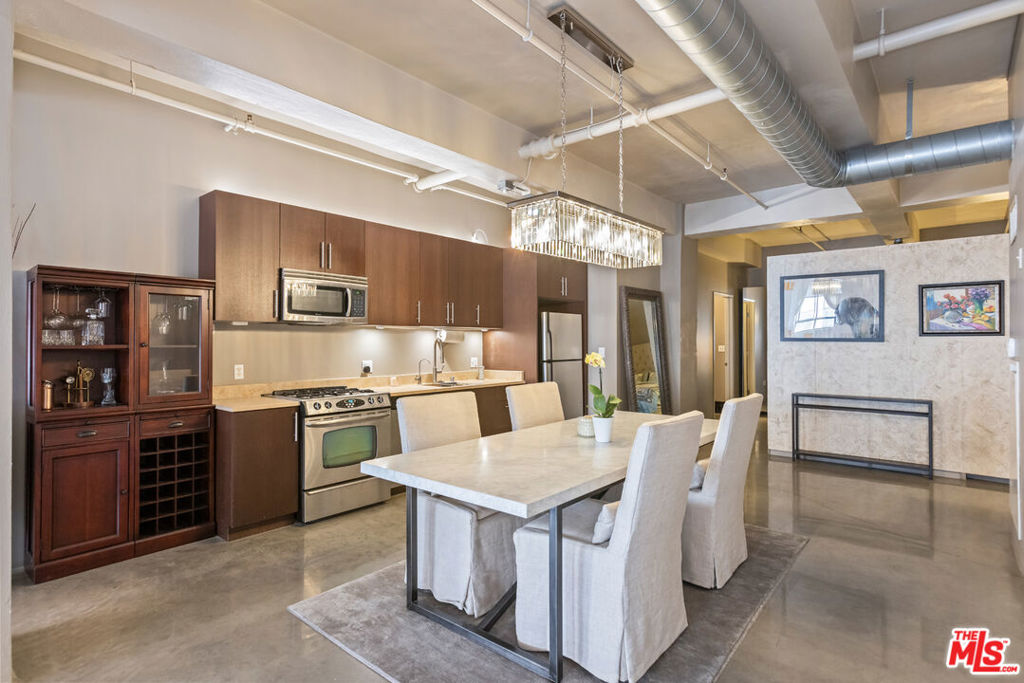 849 S Broadway 802
