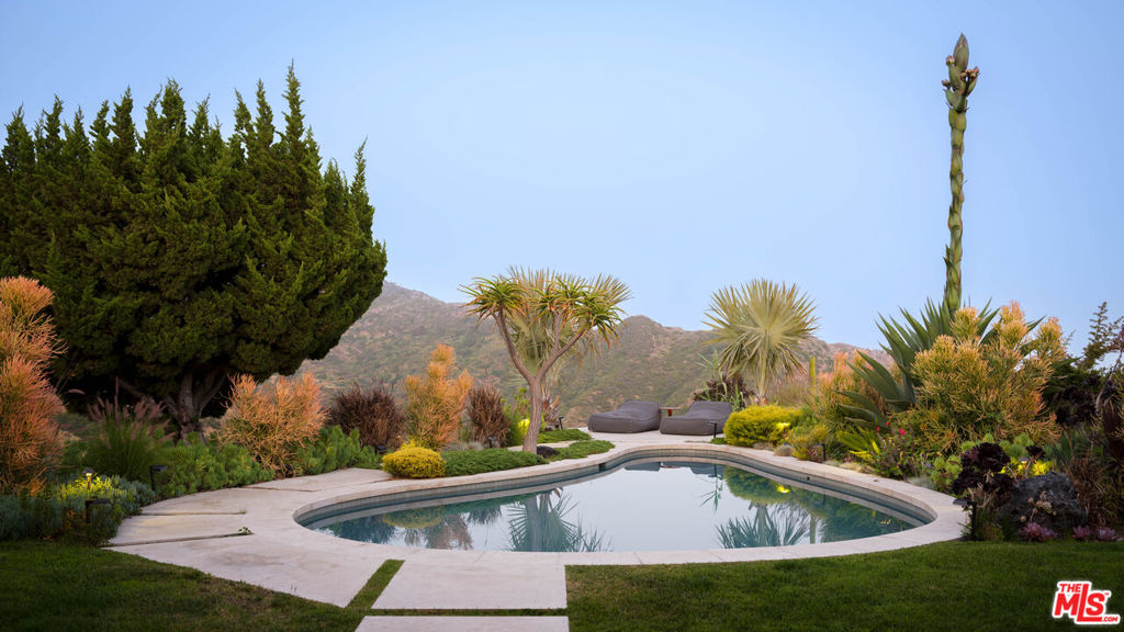 Properties 2 3306 Deronda Drive