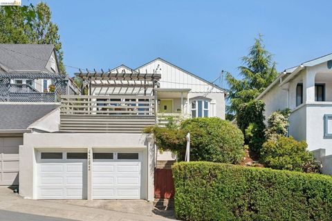 Photo of 4282 Fruitvale Ave Ave, Oakland, CA 94602 (MLS # 41133112)