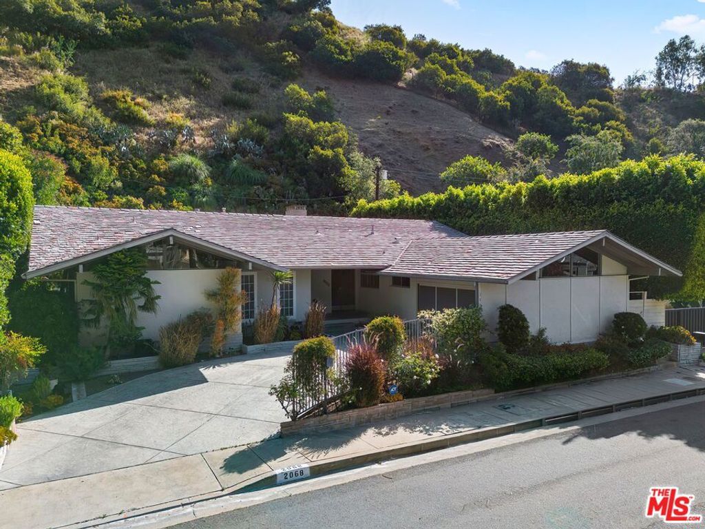 Photo of 2068 N Beverly Drive, Beverly Hills, CA 90210 (MLS # 26782737)