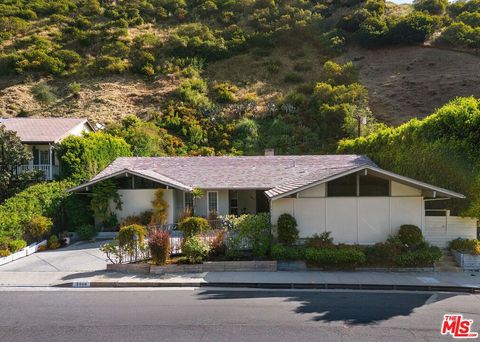 Photo of 2068 N Beverly Drive, Beverly Hills, CA 90210 (MLS # 26782737)