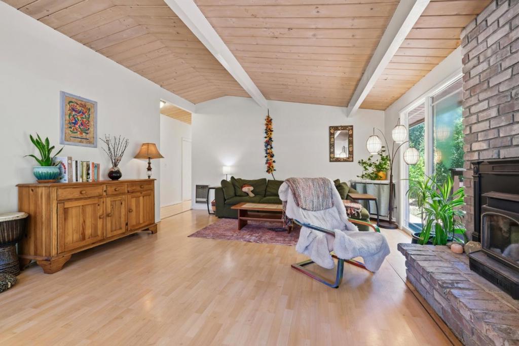 111 Greenview Drive