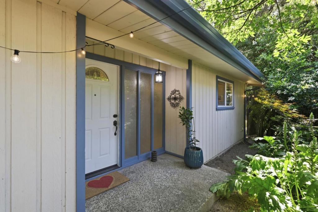 111 Greenview Drive