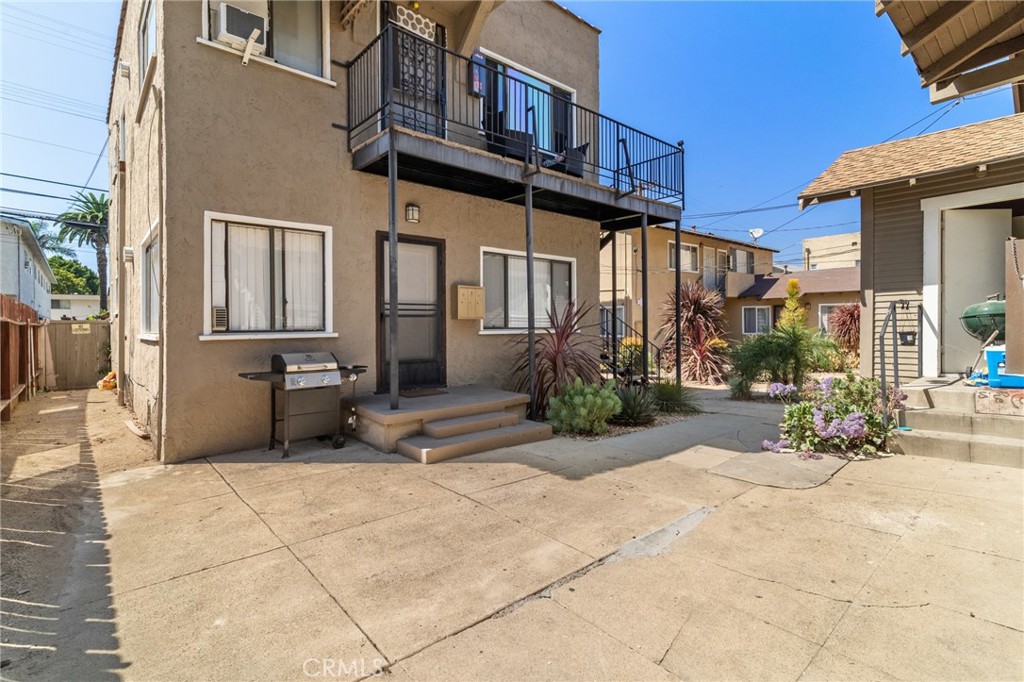 833 Cherry Avenue