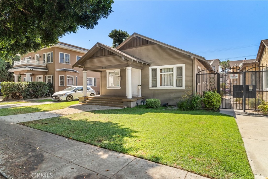 833 Cherry Avenue