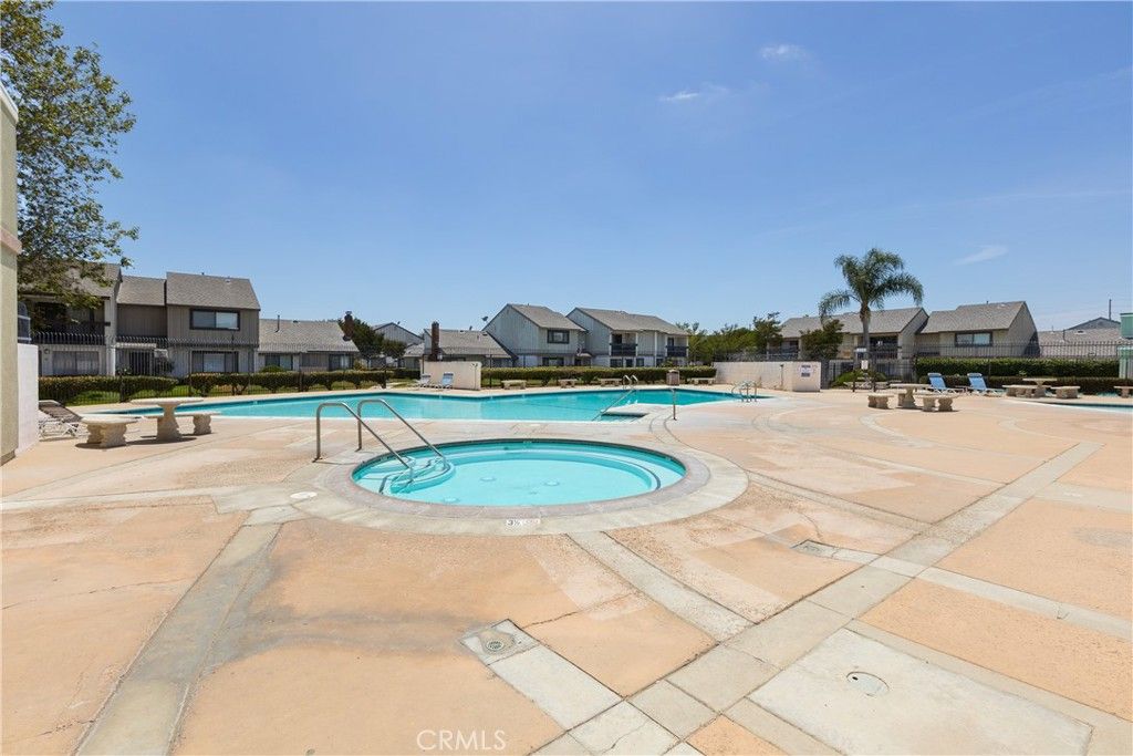 listing image 130725421274116590964