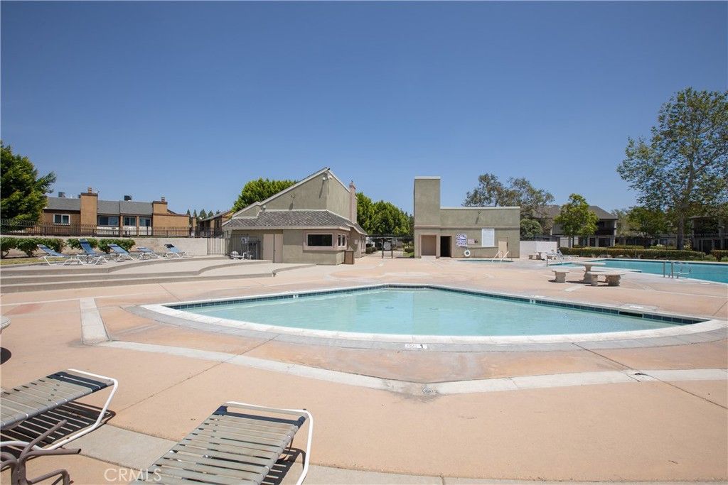 listing image 130720879967652237755