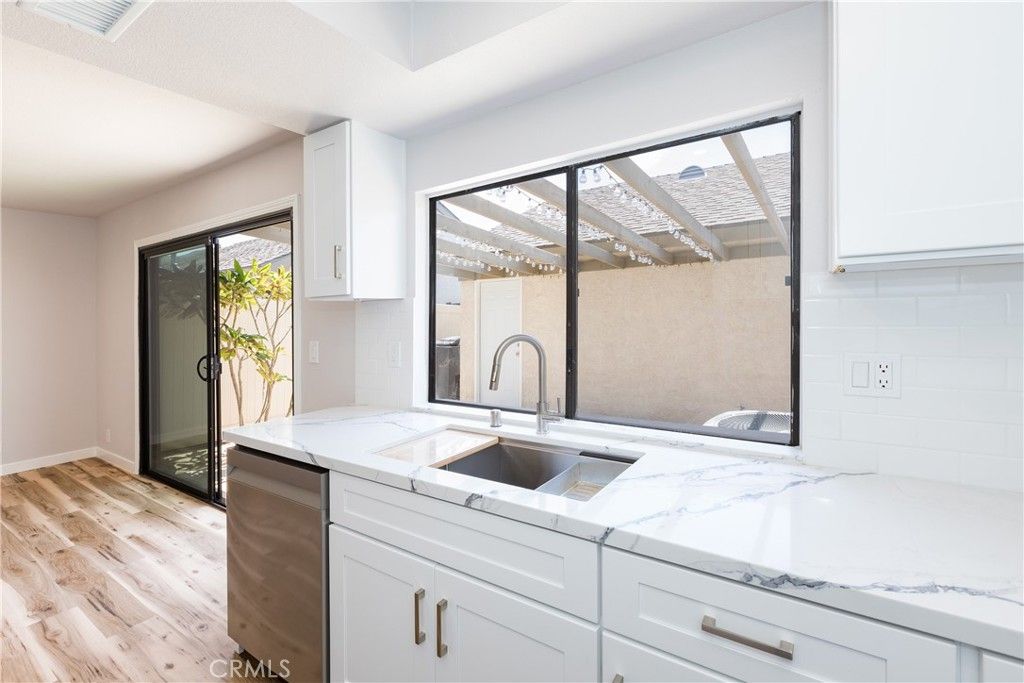 listing image 130725713660342163033
