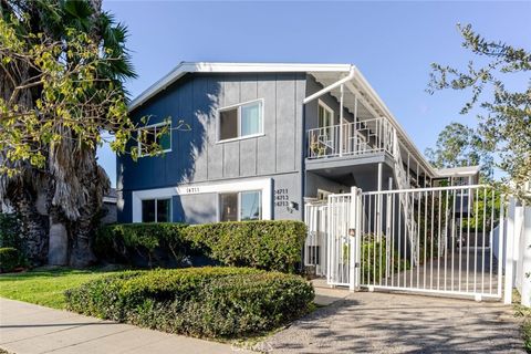 Photo of 14713 1/2 Sylvan Street, Van Nuys, CA 91411 (MLS # SR26027423)