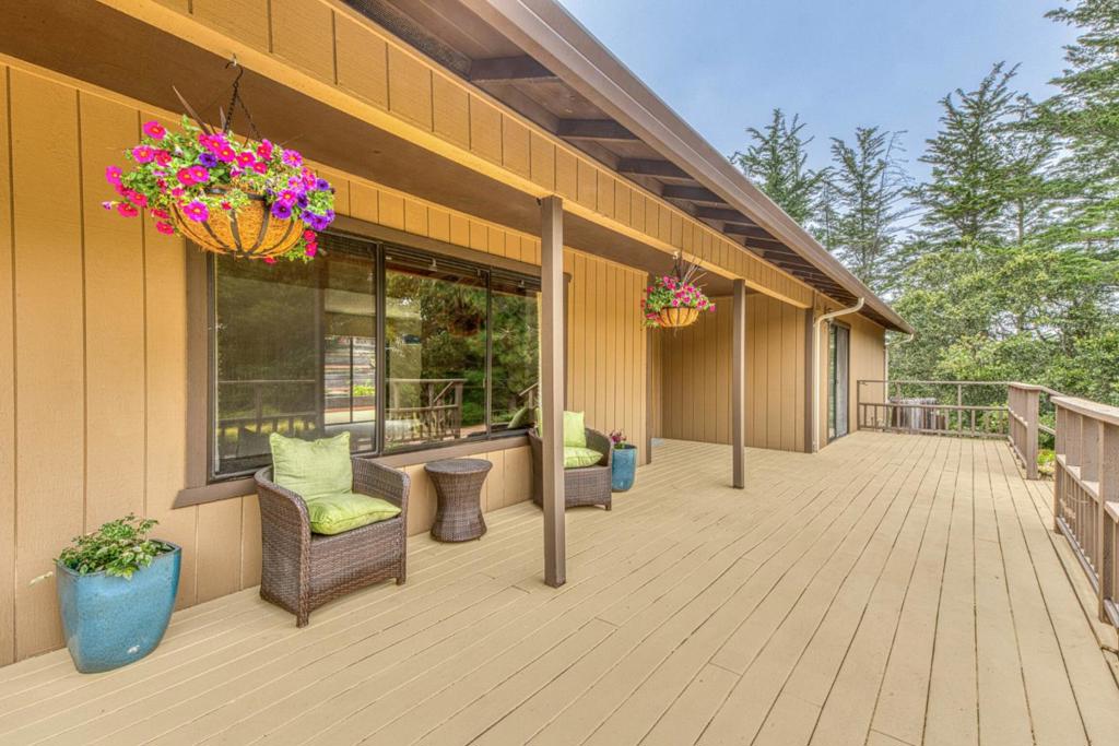 19602 Brentwood Court