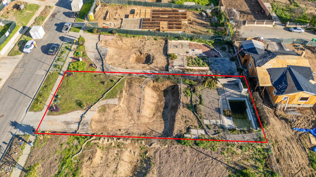 70 W Las Flores Drive