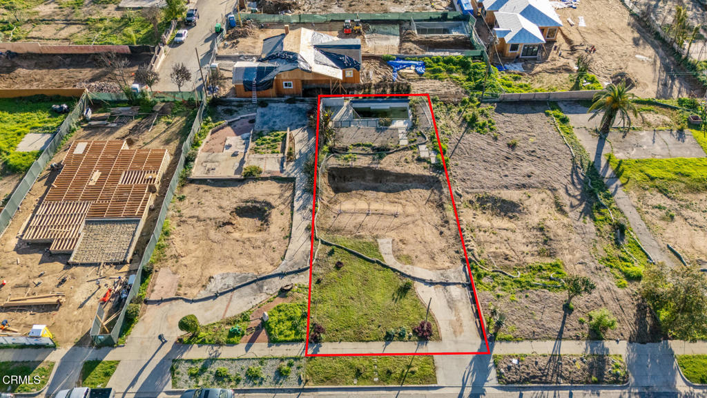 70 W Las Flores Drive