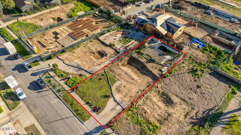 70 W Las Flores Drive