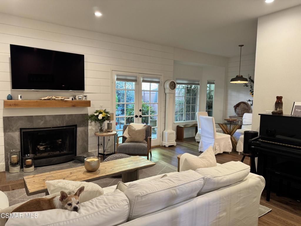 3071 E Hillcrest Drive