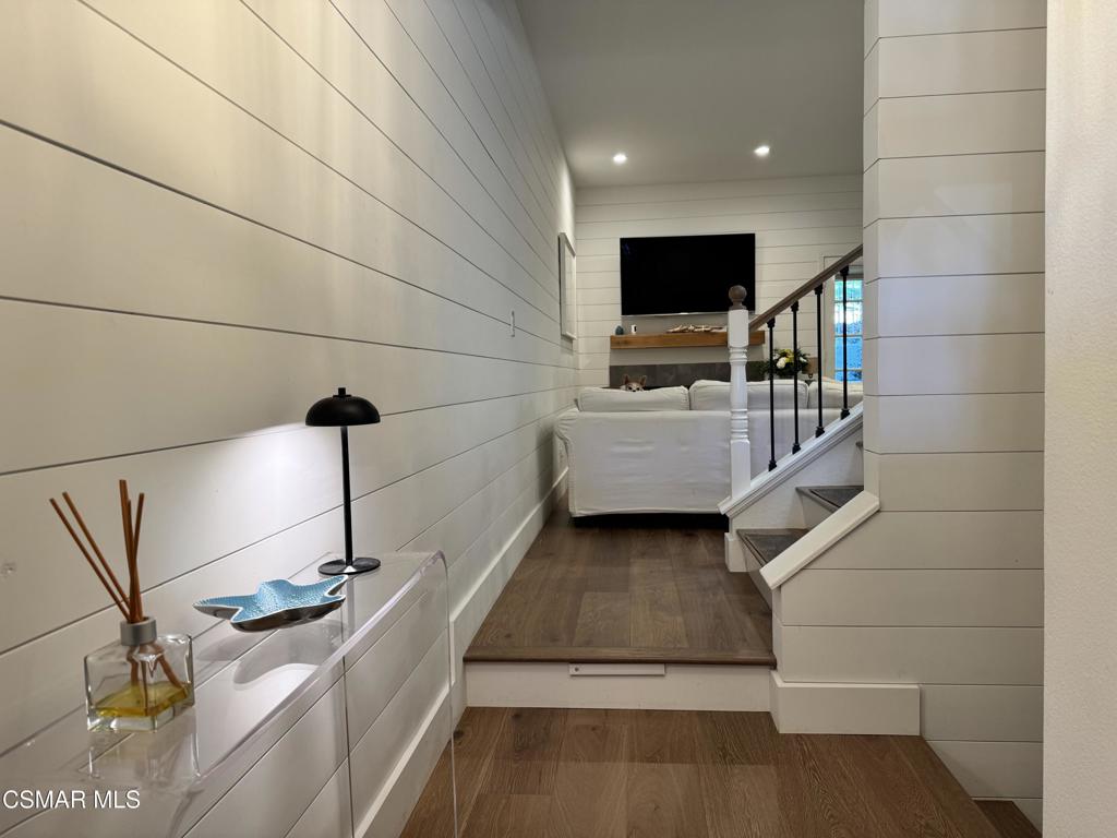 3071 E Hillcrest Drive