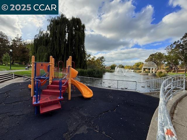 COUNTRY RUN - Residential