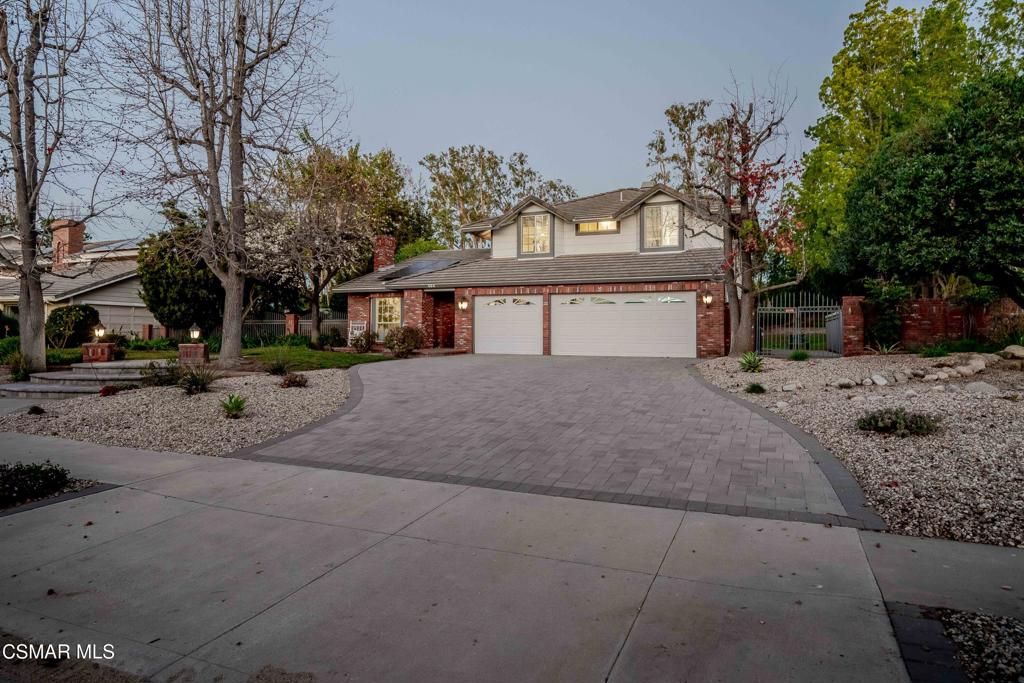 Photo of 454 Longbranch Road, Simi Valley, CA 93065 (MLS # 226000094)
