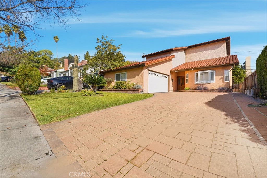 658 Glenmore