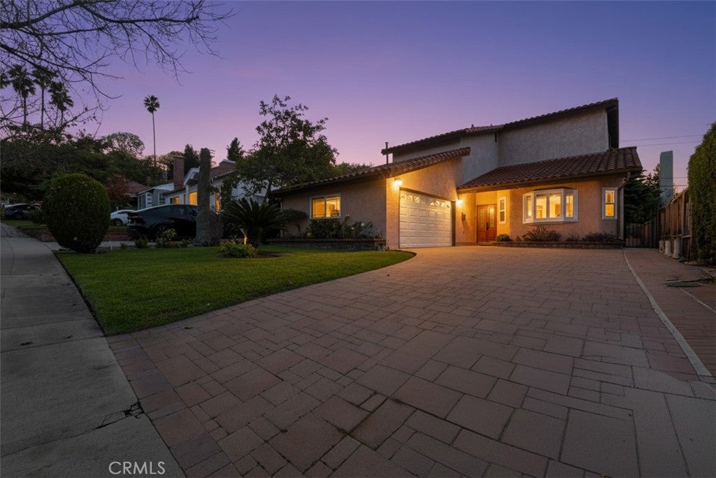 658 Glenmore