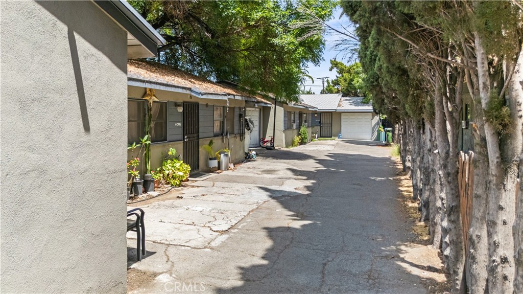 6240 Hazeltine Avenue