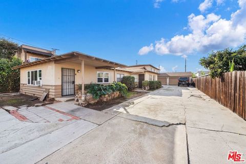 Photo of 1925 Wallace Avenue, Costa Mesa, CA 92627 (MLS # 25623849)