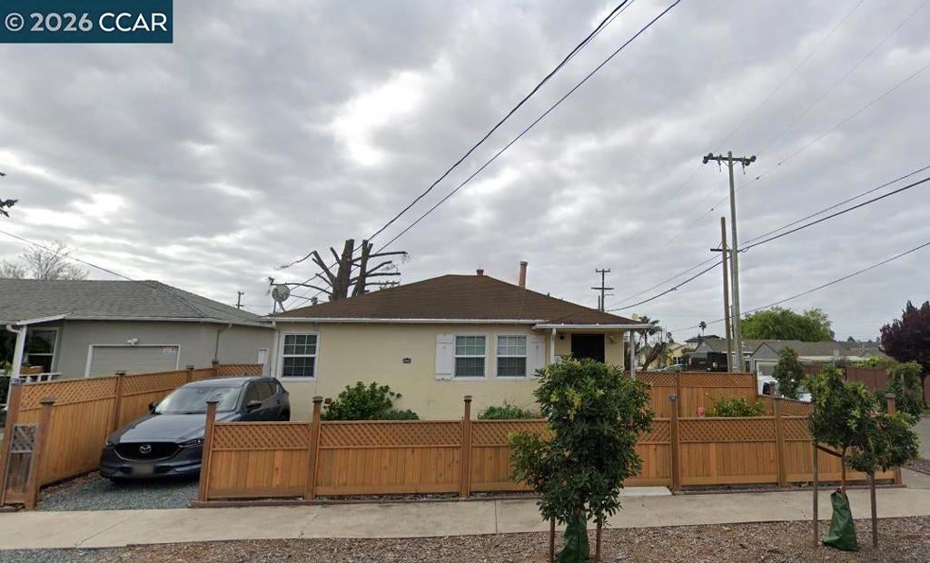 Undisclosed Address #41132802
