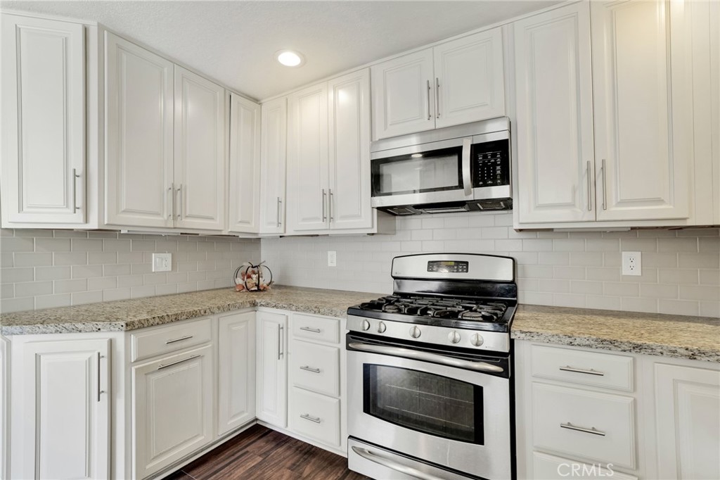 Chateau Park Townhomes (812) - Residential